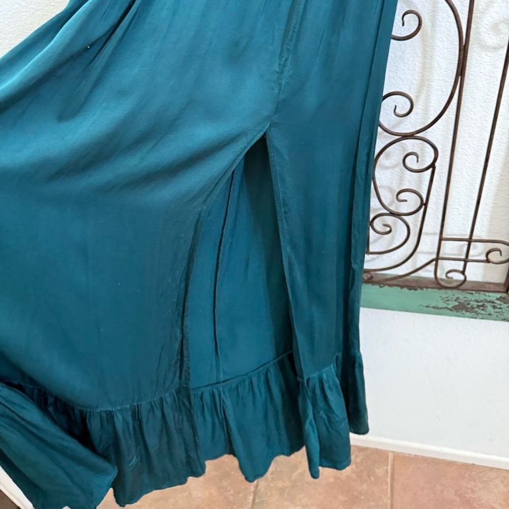 Stillwater sold by Revolve drapes perfectly size Sm. - Picture 9 of 11
